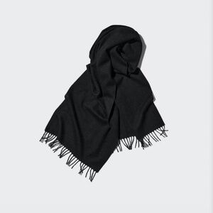 Uniqlo 100% cashmere scarf